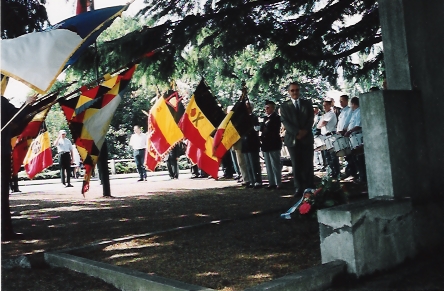 Crmonie au monument du 12e de Ligne lors de la fte  Devant-le-Pont/Vis